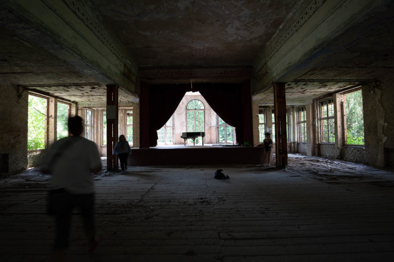 Lost Place mit Klavier